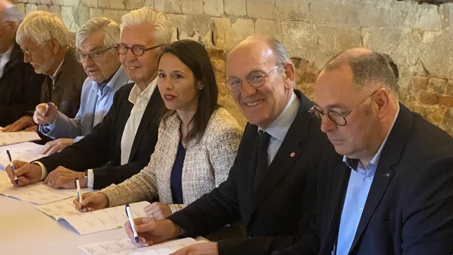 Signature Du Contrat De Destination Touristique Avesnois Thierache